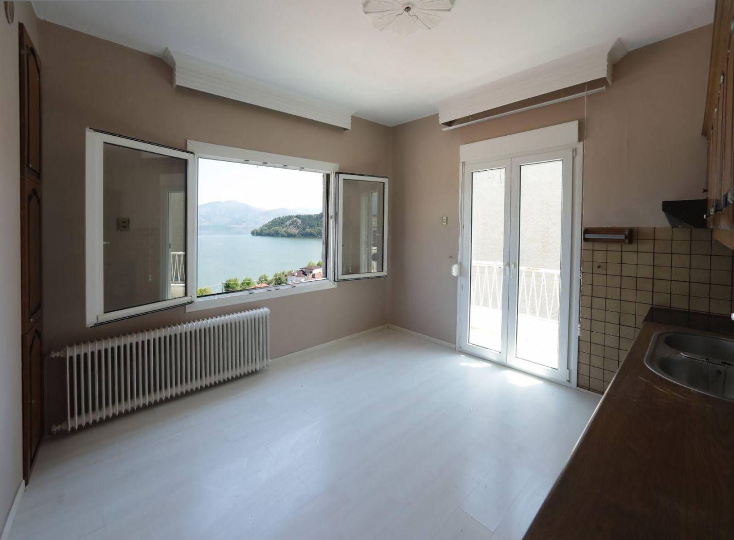 Apartment Leoforos Agiou Athanasiou, 13, Center, Kastoria