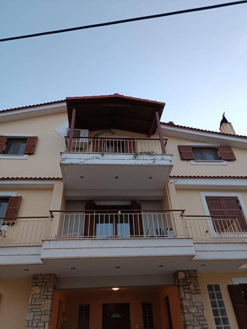 Penthouse Μεγάλου Σπηλαίου, Center, Kalavrita