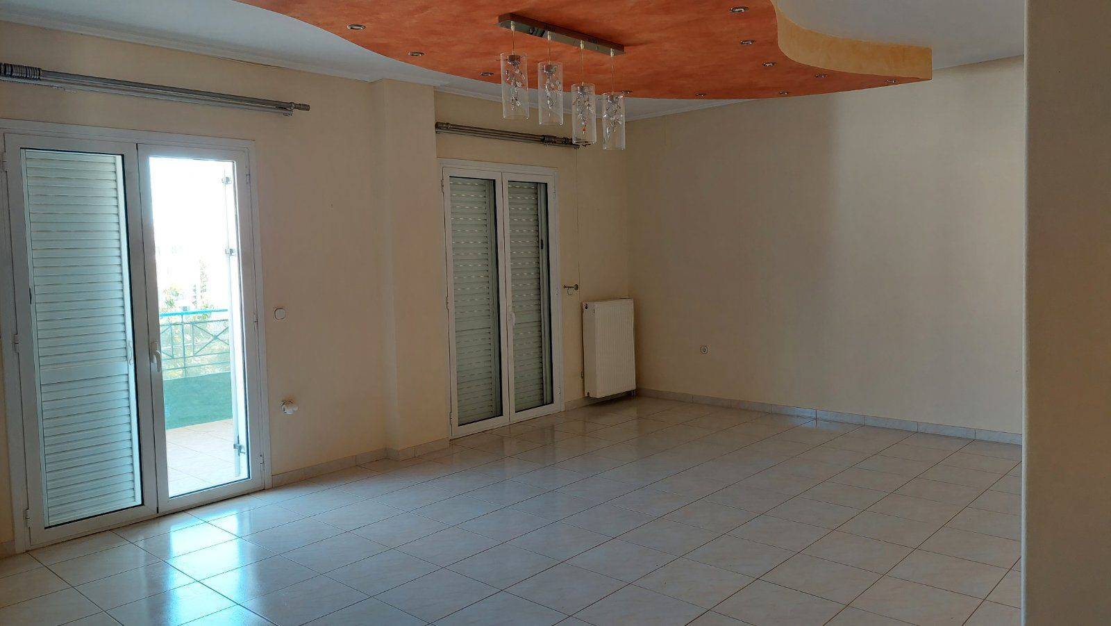 3 - room flat Αδριανού, 1, Center, Koropi